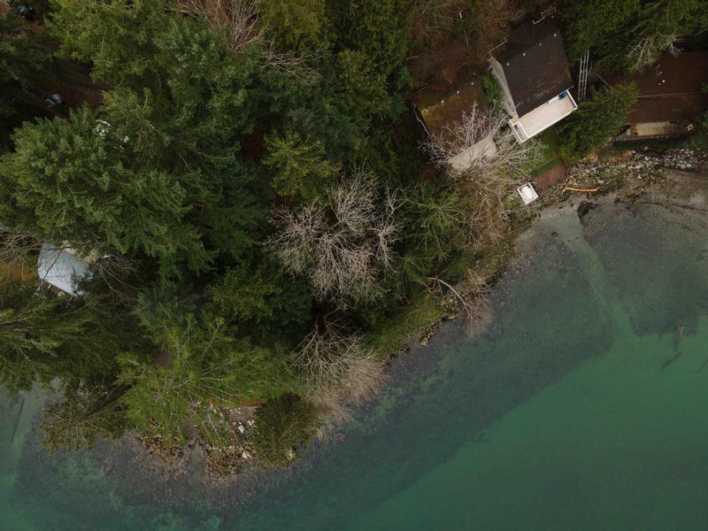 FEATURED LISTING: 1504 TIDEVIEW Road Gibsons